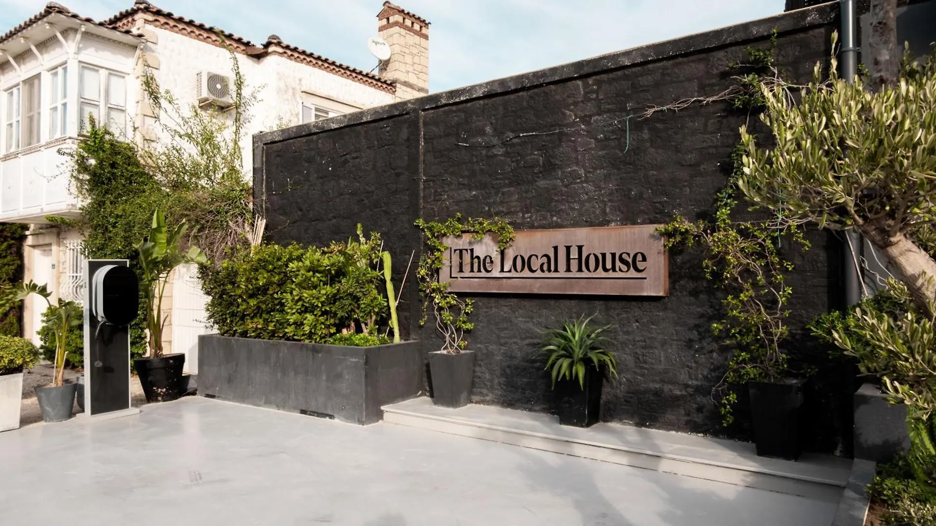 호텔 The Local House 알라카티
